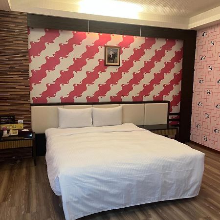 Hua Xiang Motel - Fengshan Kaohsiung Exterior foto