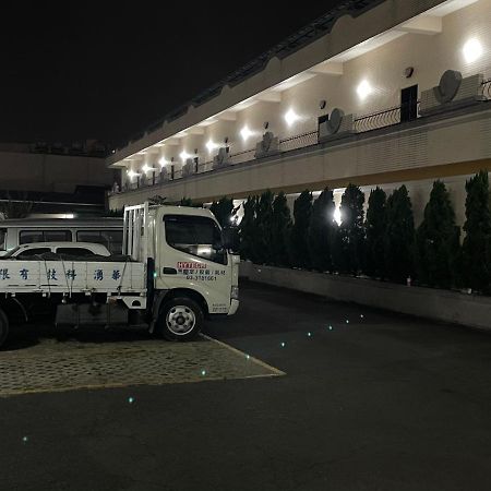 Hua Xiang Motel - Fengshan Kaohsiung Exterior foto